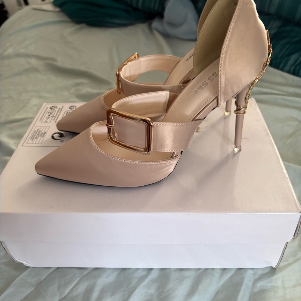 Chic Nude Heels with Gold Accents